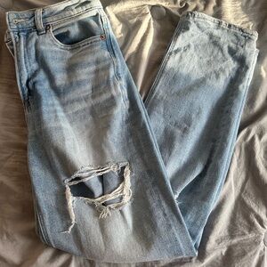 American Eagle Mom Straight Jean Size: 4